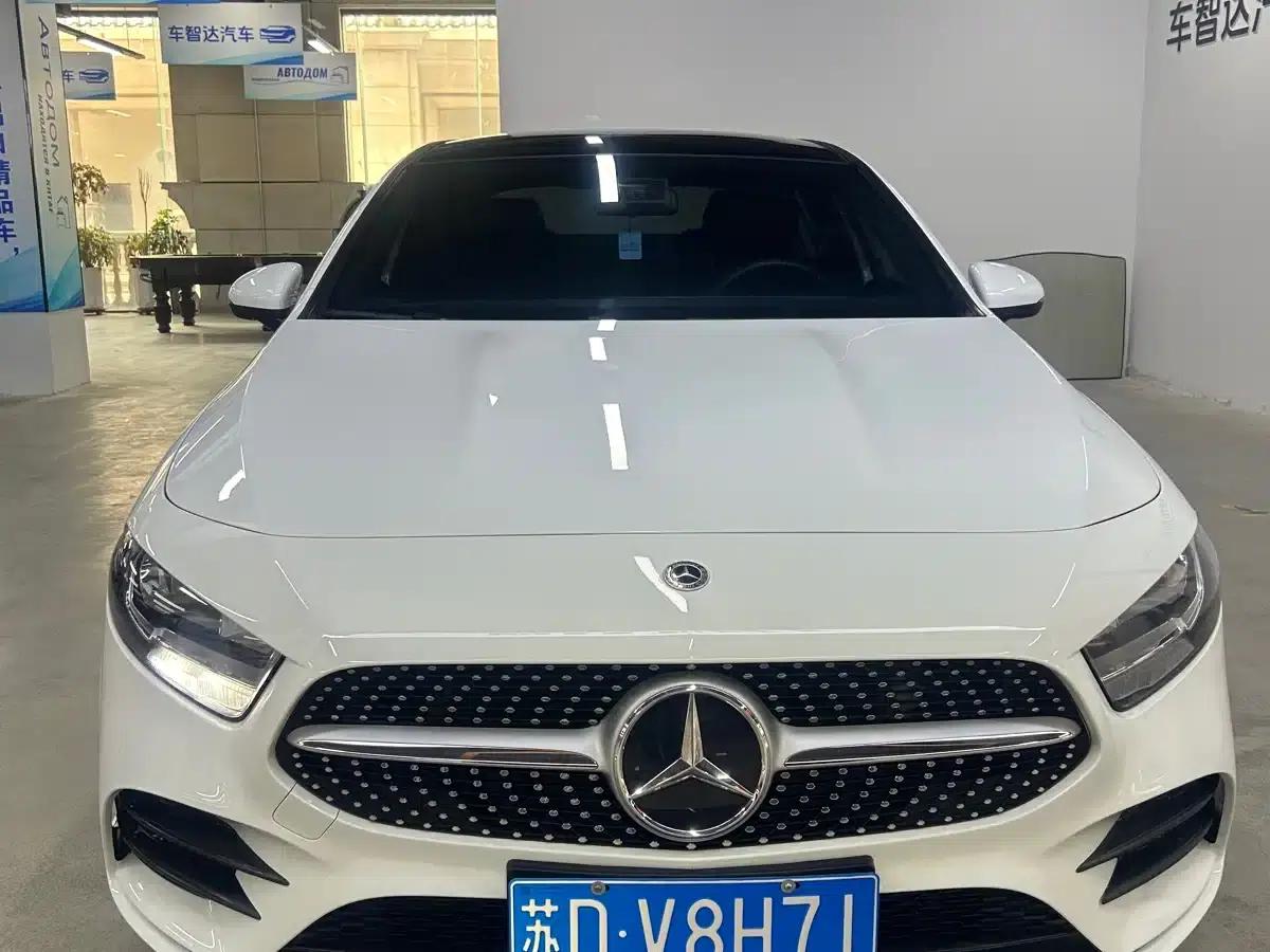 2022 Mercedes-Benz A-Class A 180 L Sport Sedan — миниатюра 1