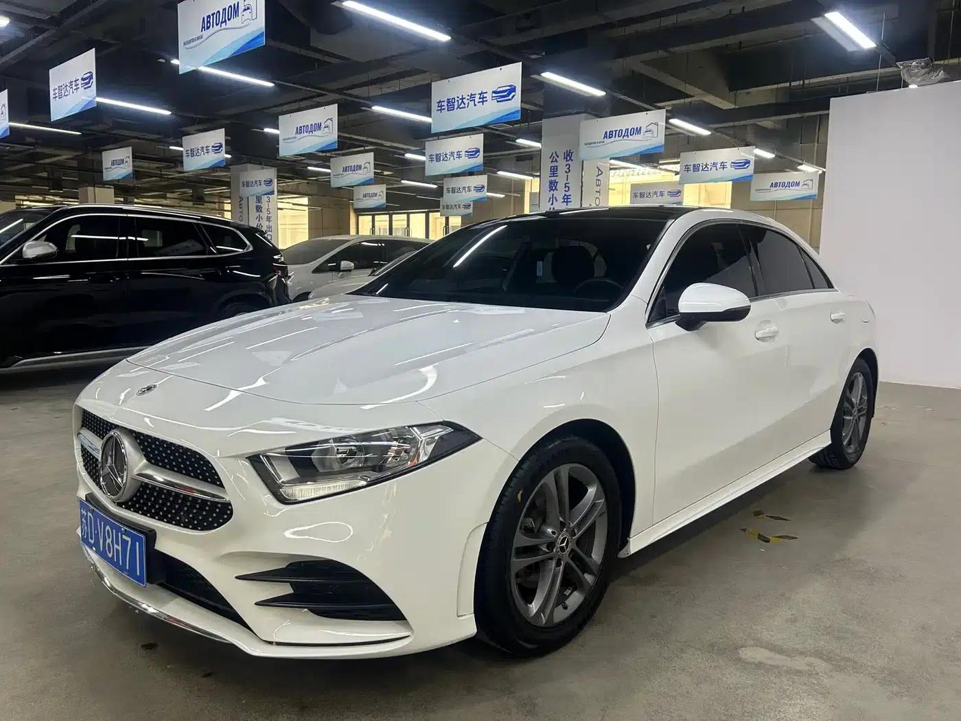 2022 Mercedes-Benz A-Class A 180 L Sport Sedan — миниатюра 3