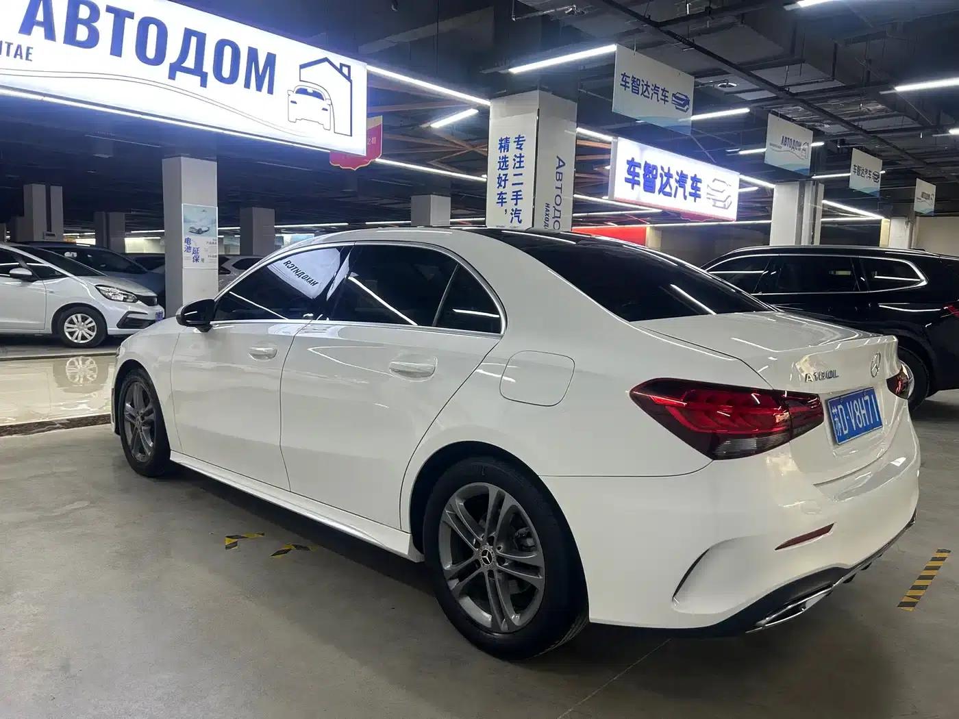 2022 Mercedes-Benz A-Class A 180 L Sport Sedan — миниатюра 4
