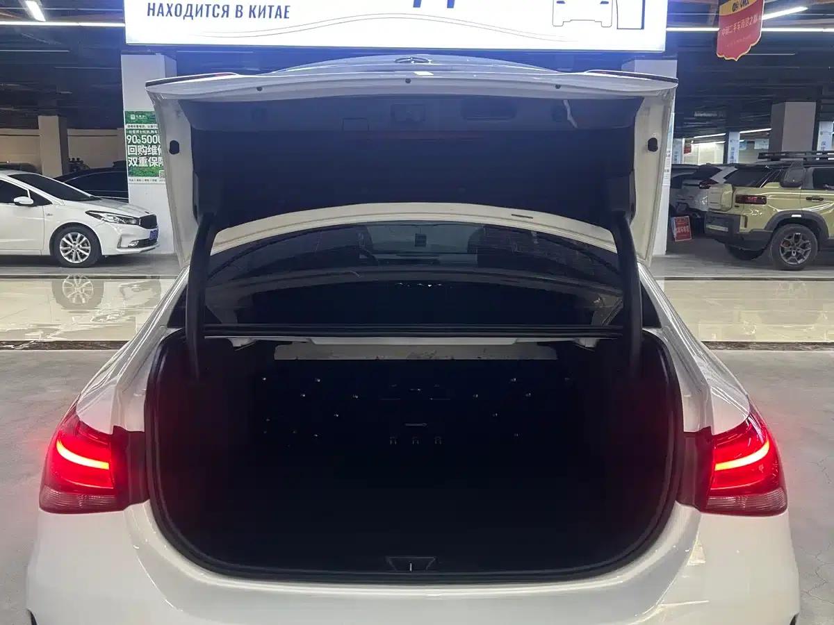 2022 Mercedes-Benz A-Class A 180 L Sport Sedan — миниатюра 8