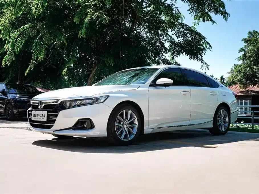 2022 Honda Accord 260TURBO Luxury Edition — миниатюра 1