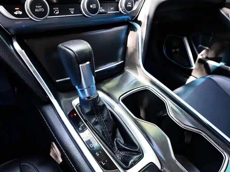 2022 Honda Accord 260TURBO Luxury Edition — миниатюра 13