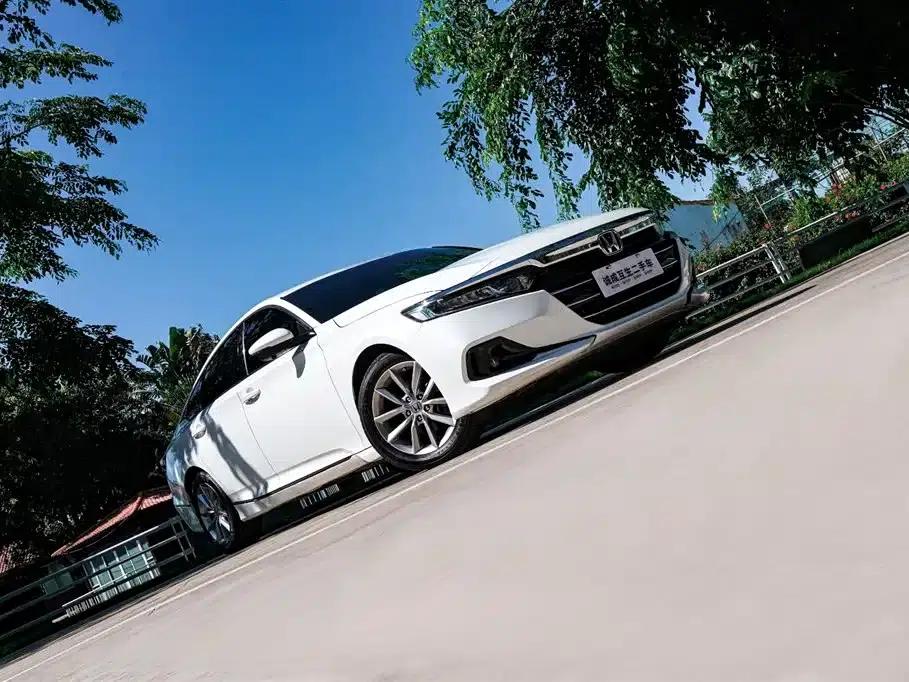 2022 Honda Accord 260TURBO Luxury Edition — миниатюра 4