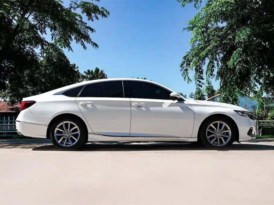 2022 Honda Accord 260TURBO Luxury Edition — миниатюра 5