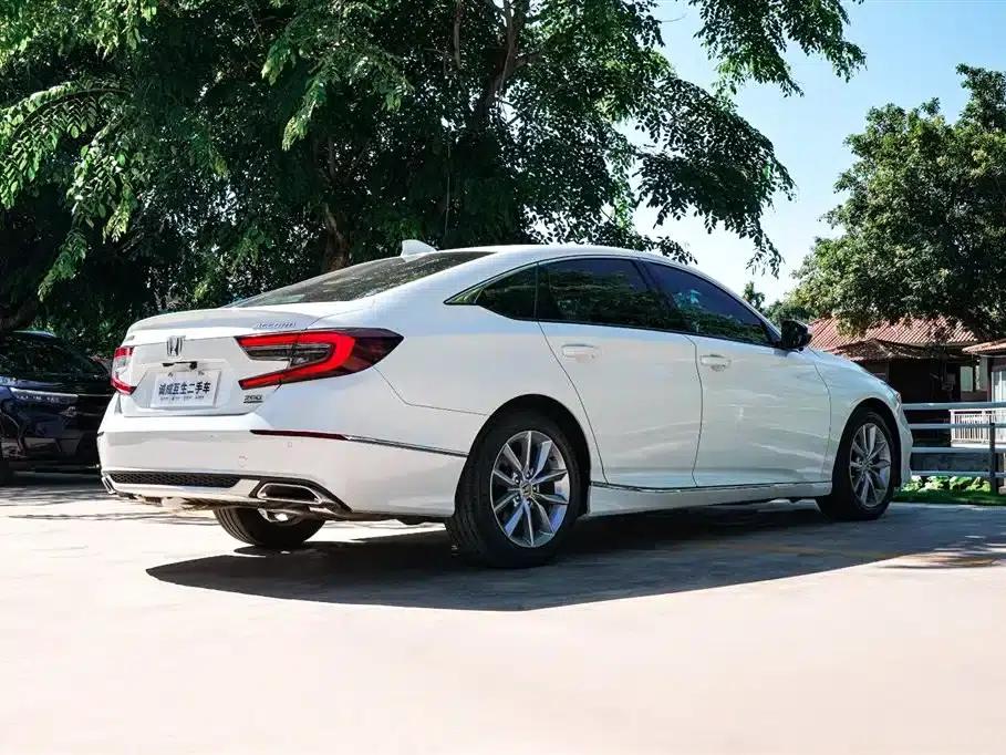 2022 Honda Accord 260TURBO Luxury Edition — миниатюра 6