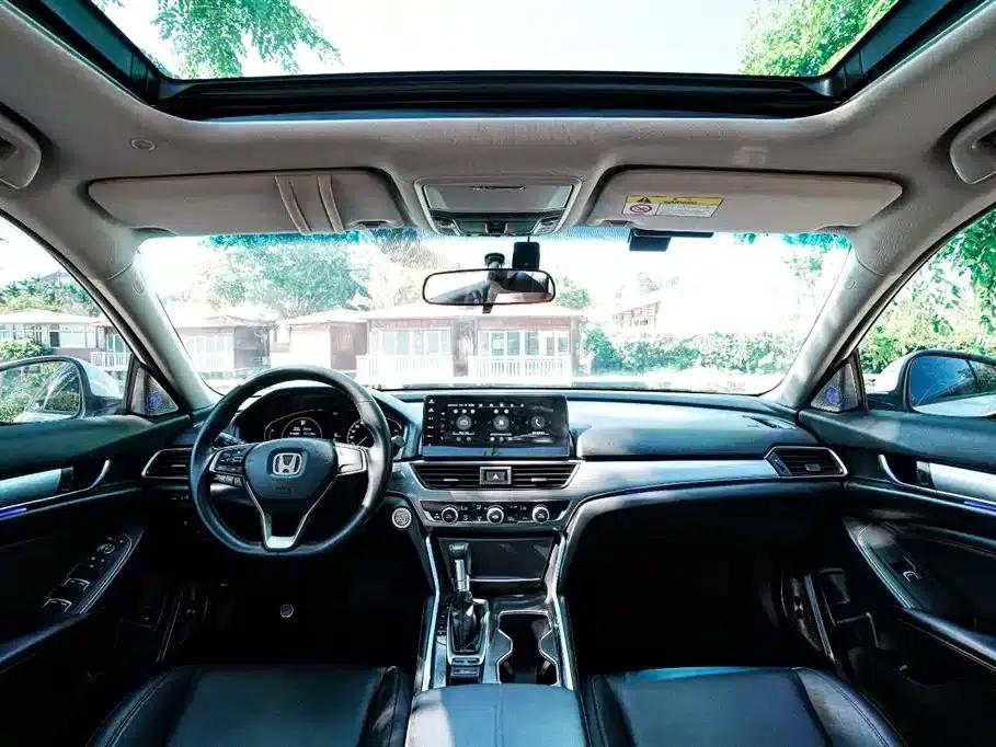 2022 Honda Accord 260TURBO Luxury Edition — миниатюра 9