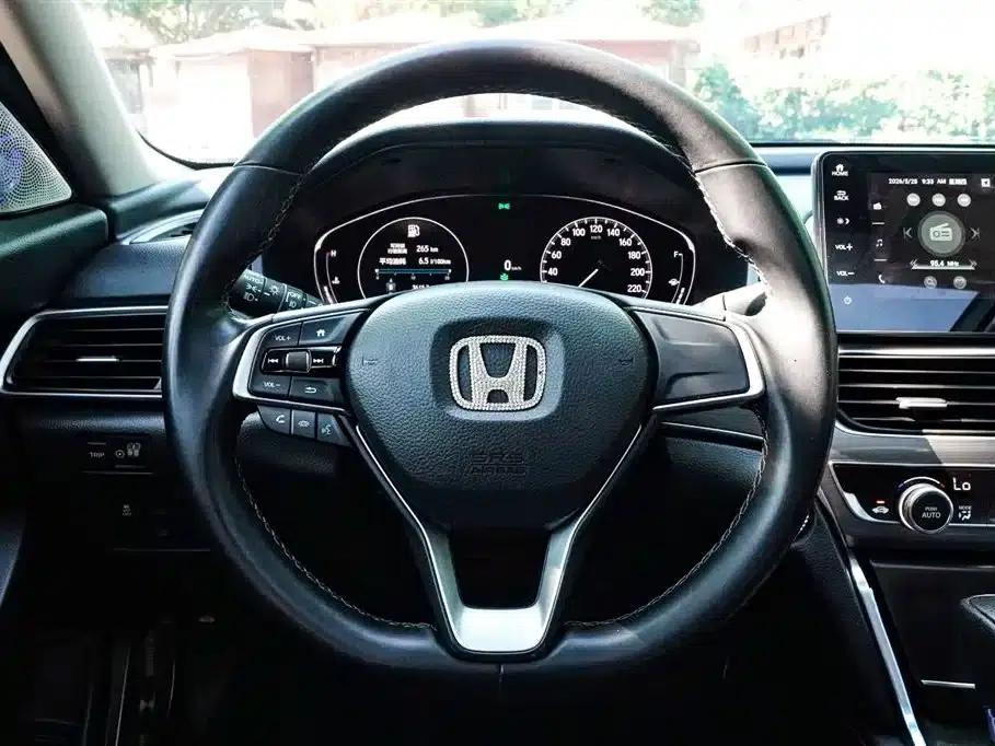 2022 Honda Accord 260TURBO Luxury Edition — миниатюра 10