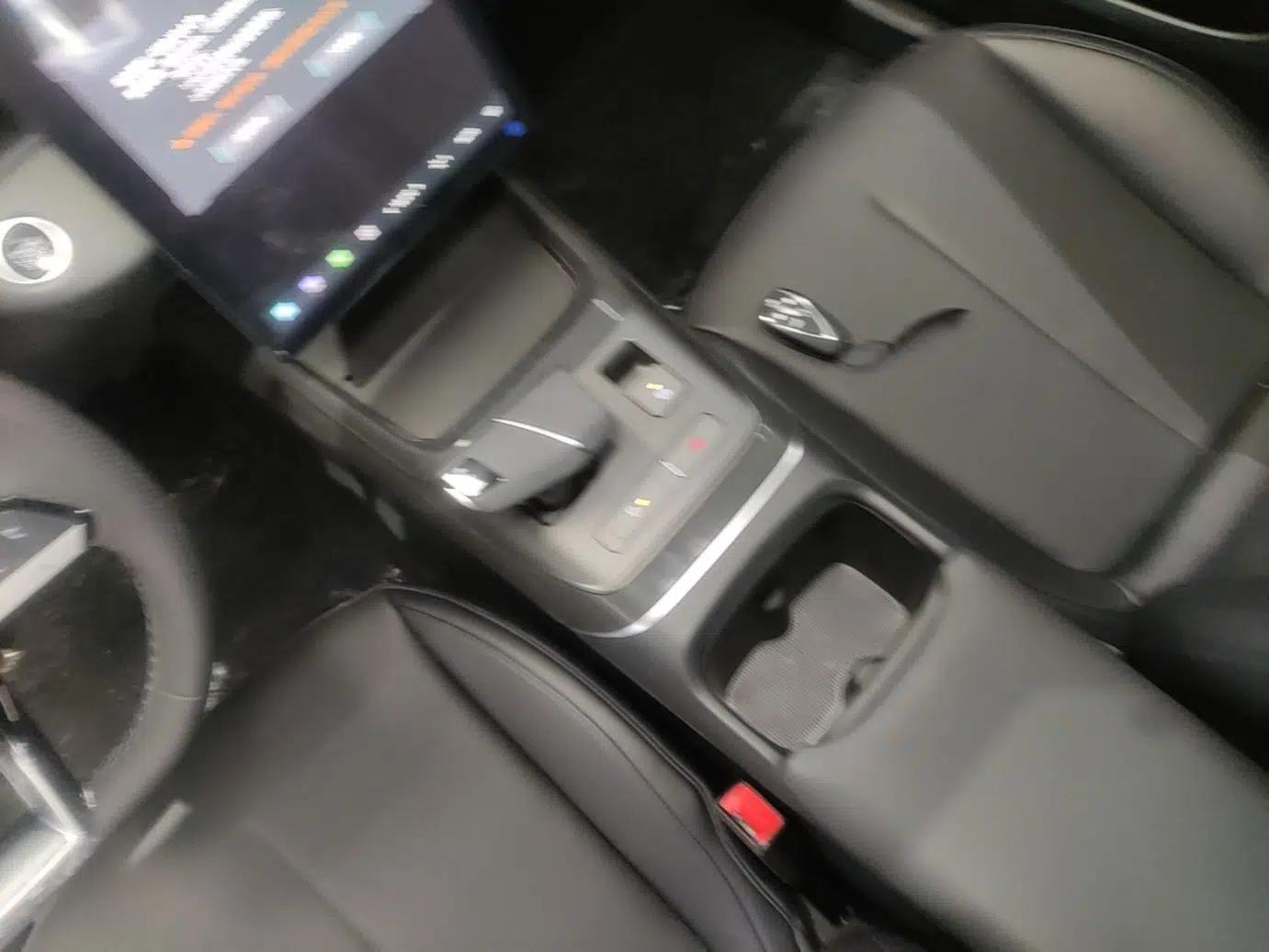 Used CHANGAN Eado 2025 Blue Whale 1.5T 500Bar Prestige Model — миниатюра 16