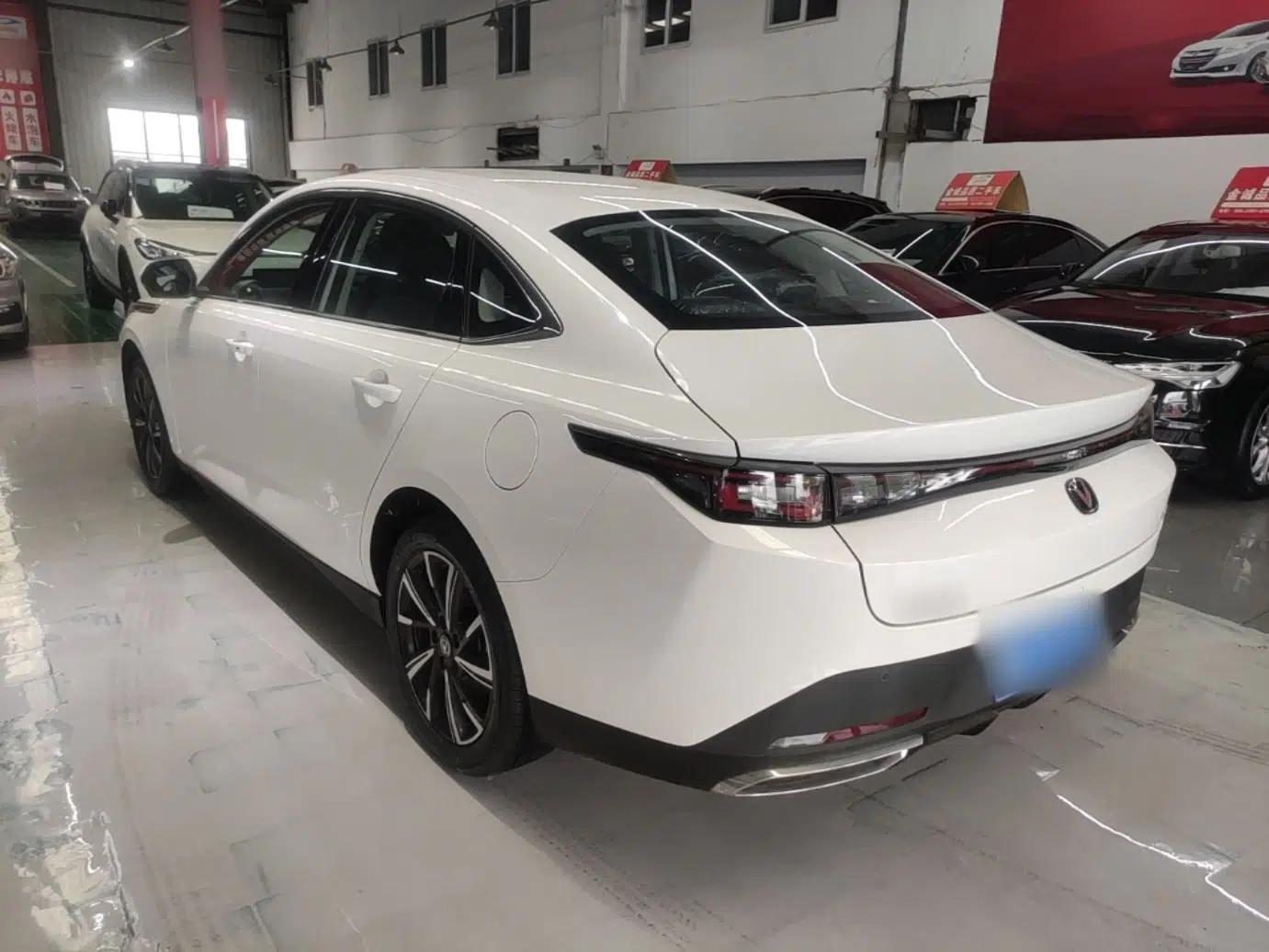 Used CHANGAN Eado 2025 Blue Whale 1.5T 500Bar Prestige Model — миниатюра 4