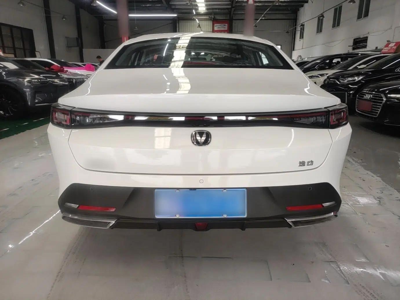 Used CHANGAN Eado 2025 Blue Whale 1.5T 500Bar Prestige Model — миниатюра 5