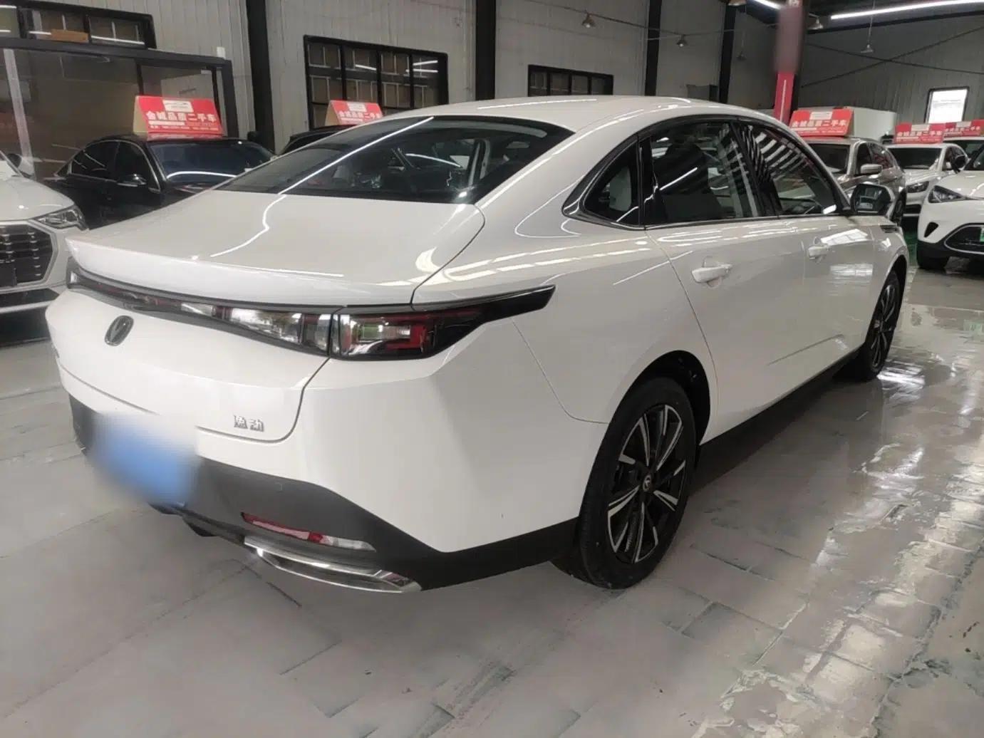 Used CHANGAN Eado 2025 Blue Whale 1.5T 500Bar Prestige Model — миниатюра 6