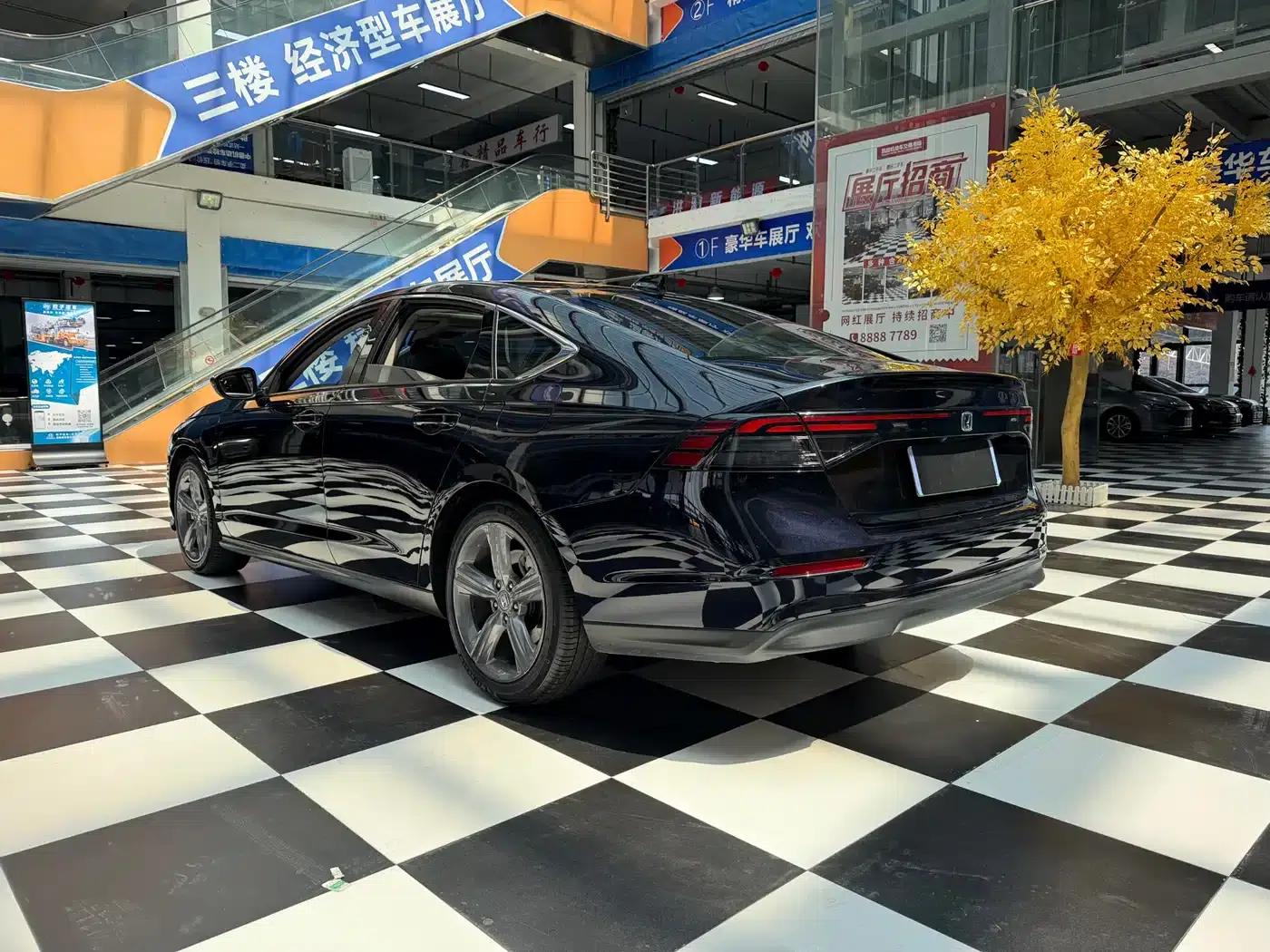 Accord PHEV 2023 2.0L e:PHEV Luxury Edition — миниатюра 18