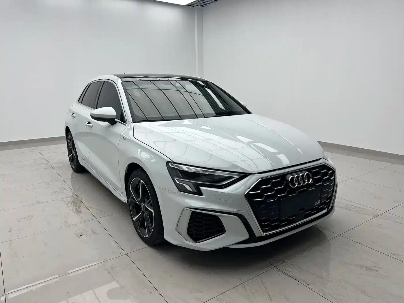 Audi A3 2022 Sportback 35 TFSI Fashion Sport — миниатюра 3