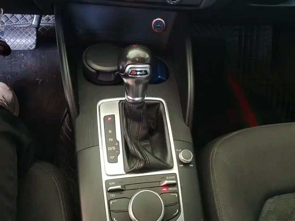 Audi A3 2015 Limousine 35 TFSI Millionth Anniversary Smart Edition — миниатюра 7