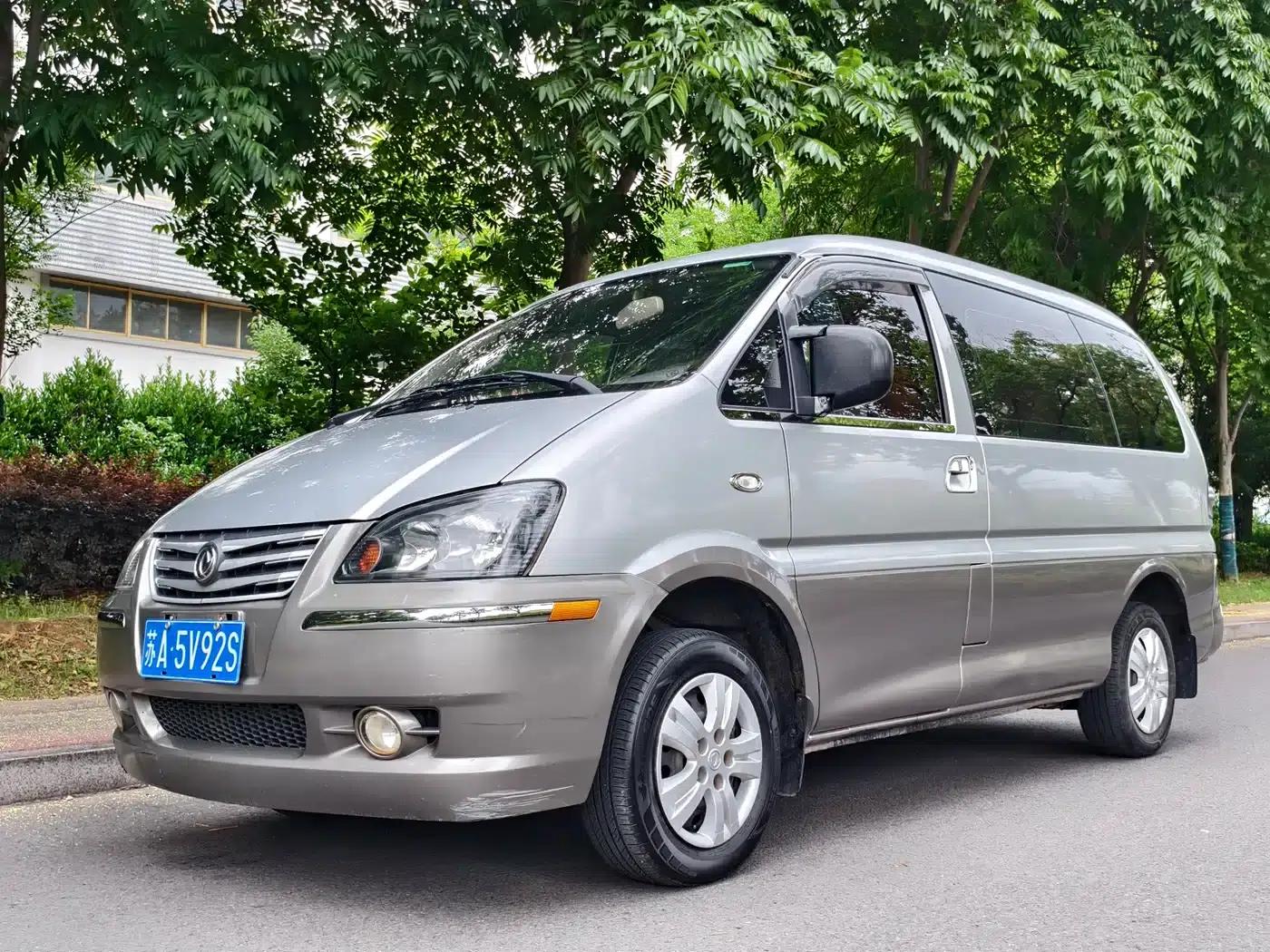 Lingzhi 2013 V3 1.5L 7-seater Standard II — миниатюра 1