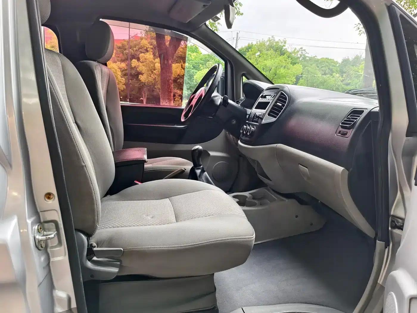Lingzhi 2013 V3 1.5L 7-seater Standard II — миниатюра 6