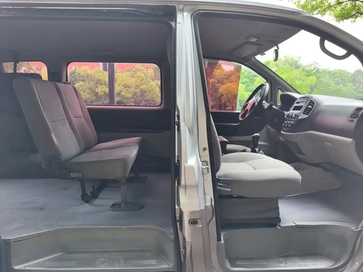Lingzhi 2013 V3 1.5L 7-seater Standard II — миниатюра 7