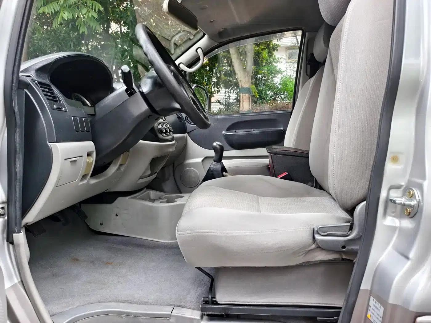 Lingzhi 2013 V3 1.5L 7-seater Standard II — миниатюра 8