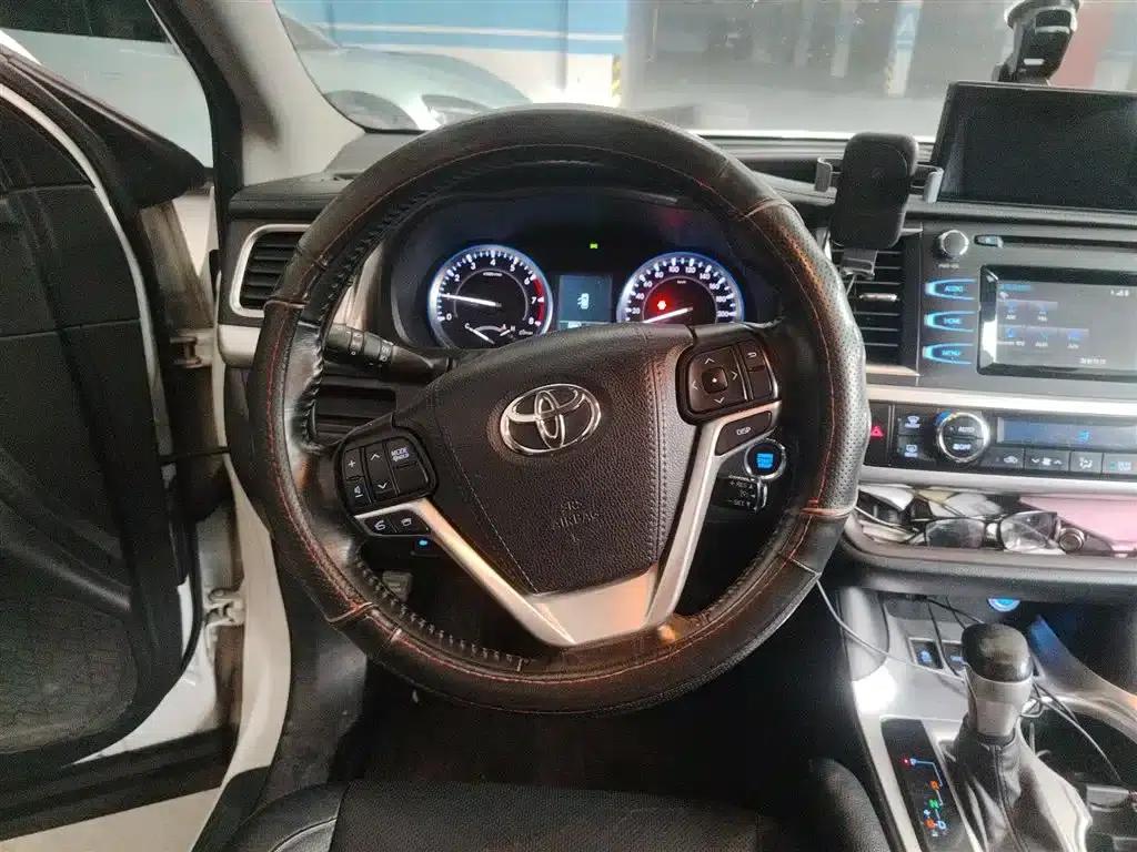 2017 Highlander 2.0T AWD Luxury 7-seater — миниатюра 3