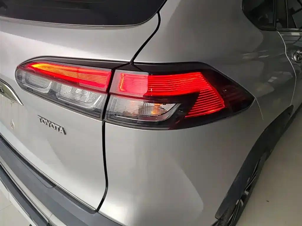 Fenglanda 2023 2.0L CVT Luxury Edition — миниатюра 8