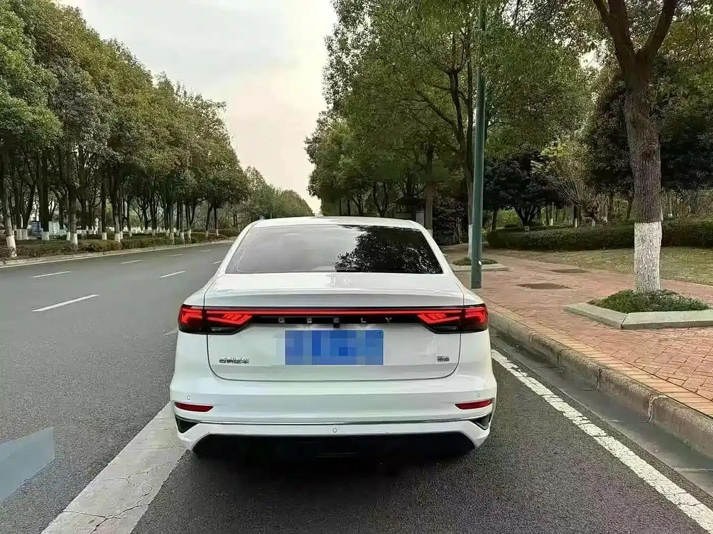 Geely Emgrand 2023 4th Generation Champion Edition 1.5L CVT Luxury — миниатюра 5
