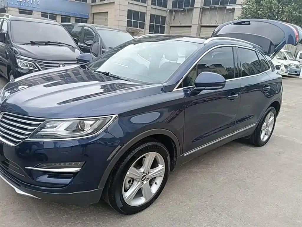 Lincoln MKC 2017 2.0T Two-Wheel Drive Premium Edition — миниатюра 1