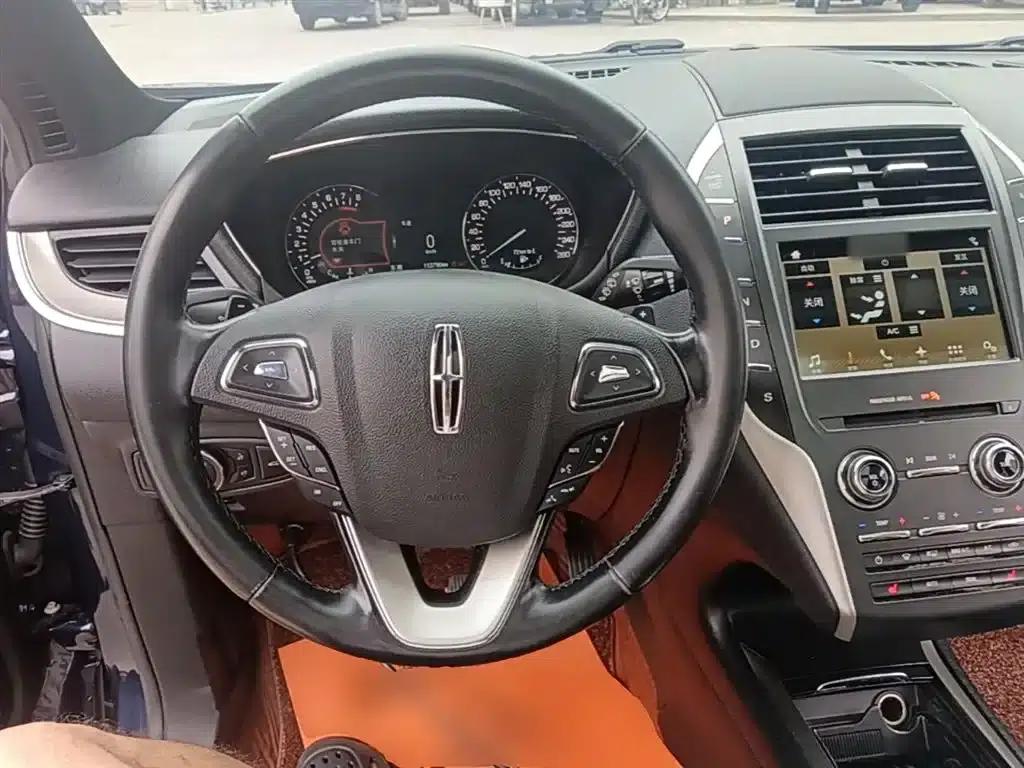 Lincoln MKC 2017 2.0T Two-Wheel Drive Premium Edition — миниатюра 11