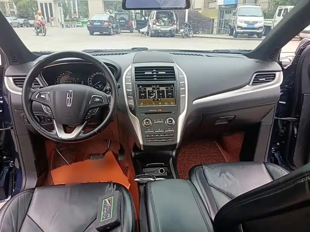 Lincoln MKC 2017 2.0T Two-Wheel Drive Premium Edition — миниатюра 10