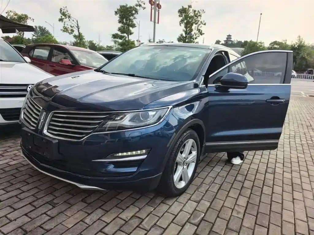 Lincoln MKC 2017 2.0T Two-Wheel Drive Premium Edition — миниатюра 1