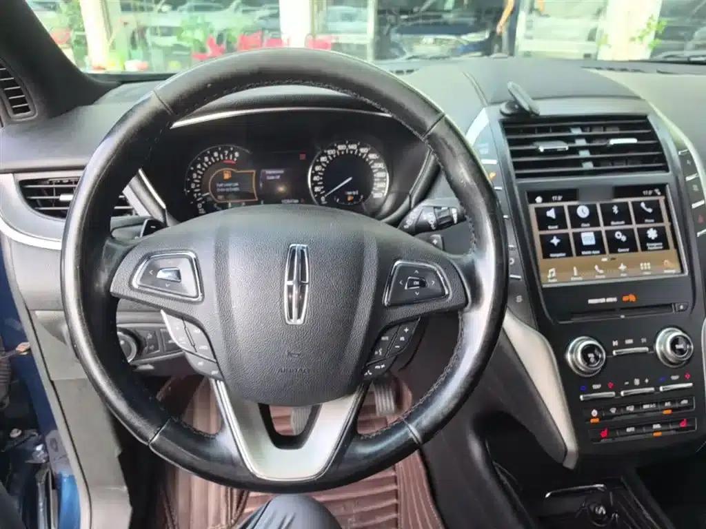 Lincoln MKC 2017 2.0T Two-Wheel Drive Premium Edition — миниатюра 11