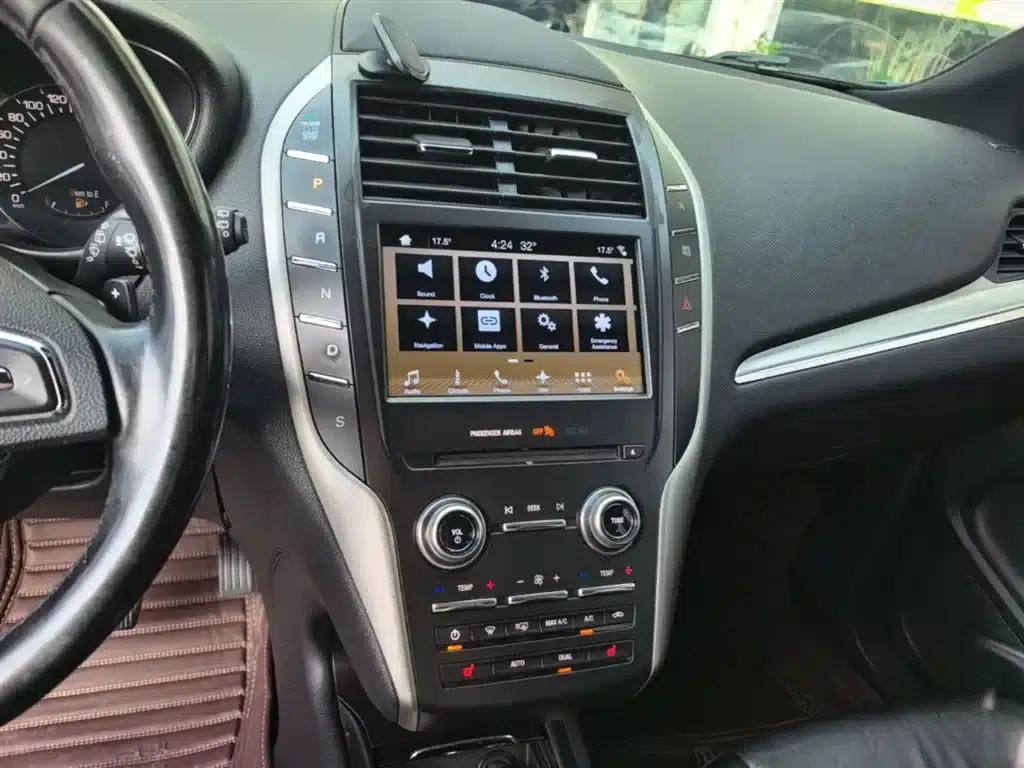 Lincoln MKC 2017 2.0T Two-Wheel Drive Premium Edition — миниатюра 13