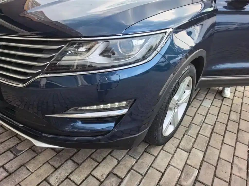 Lincoln MKC 2017 2.0T Two-Wheel Drive Premium Edition — миниатюра 24