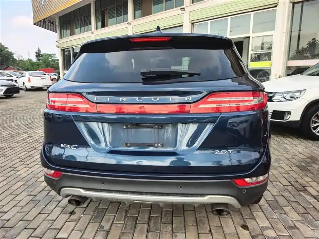 Lincoln MKC 2017 2.0T Two-Wheel Drive Premium Edition — миниатюра 6