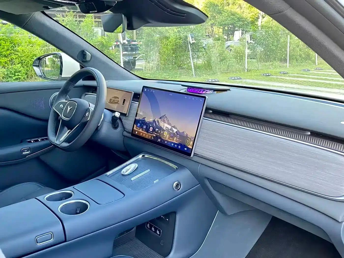 Voyah 2025 Four-Wheel Drive Qiankun Edition — миниатюра 8