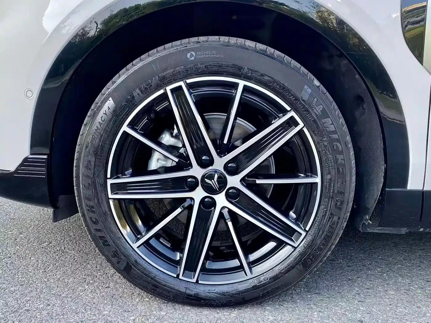 Voyah 2025 Four-Wheel Drive Qiankun Edition — миниатюра 10