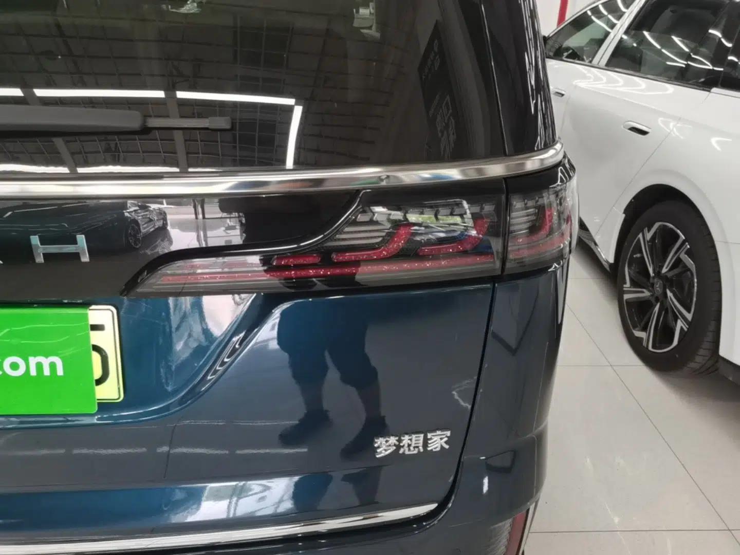 Used VOYAH Dream 2025 PHEV Four-Wheel-Drive Flagship Kunpeng Edition — миниатюра 9