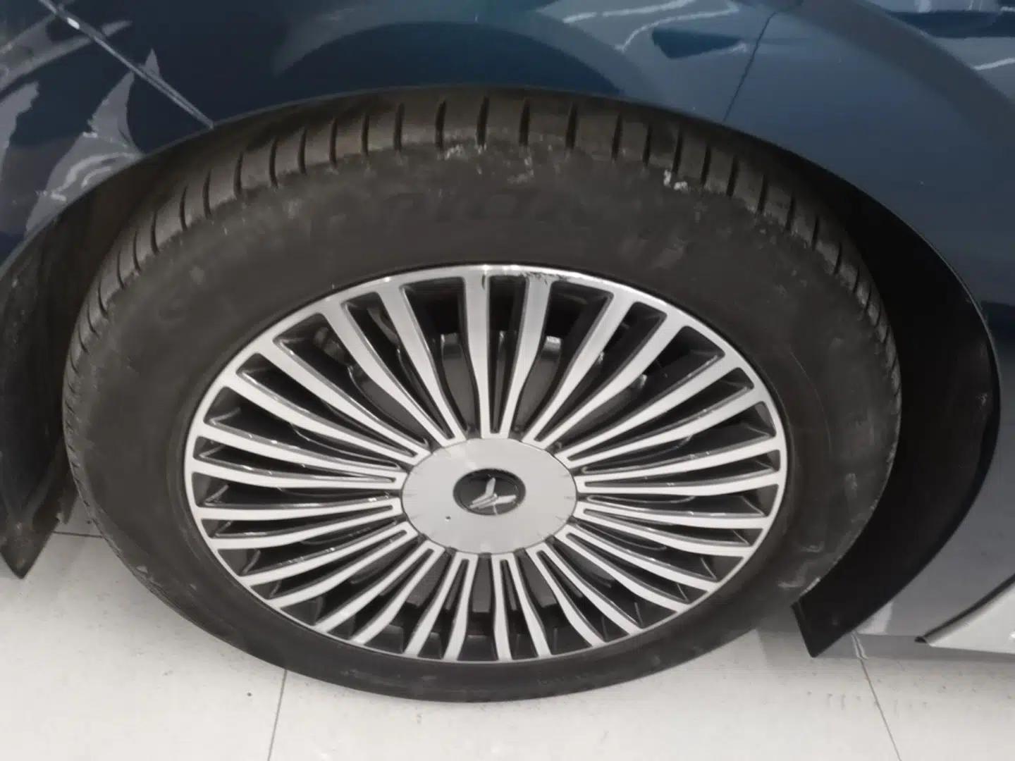 Used VOYAH Dream 2025 PHEV Four-Wheel-Drive Flagship Kunpeng Edition — миниатюра 10