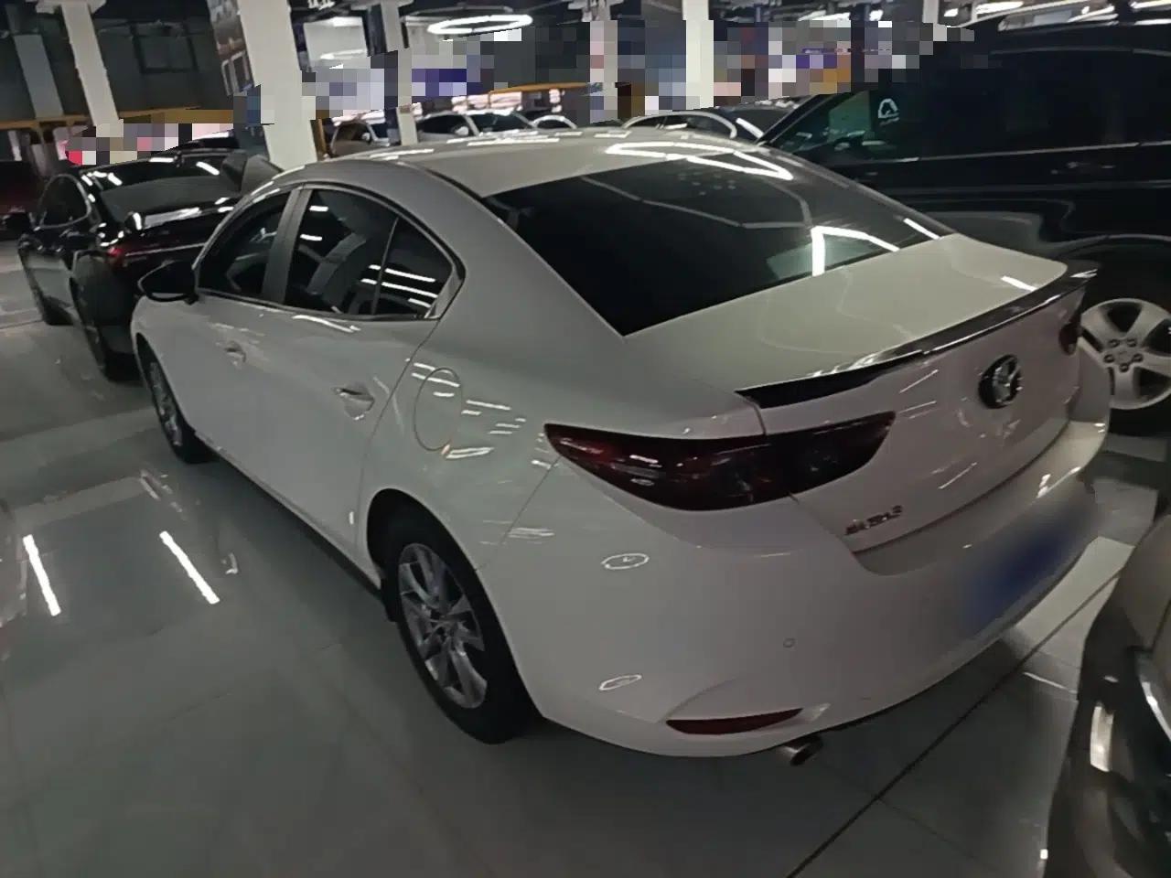 Used Mazda 3 Axela 2023 2.0L Automatic Zhiqing Edition — миниатюра 4