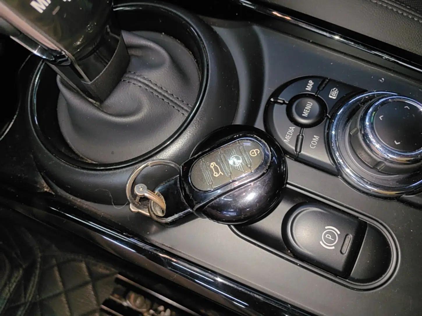 Used MINI Clubman 2023 Updated 1.5T COOPER Classic Edition — миниатюра 28