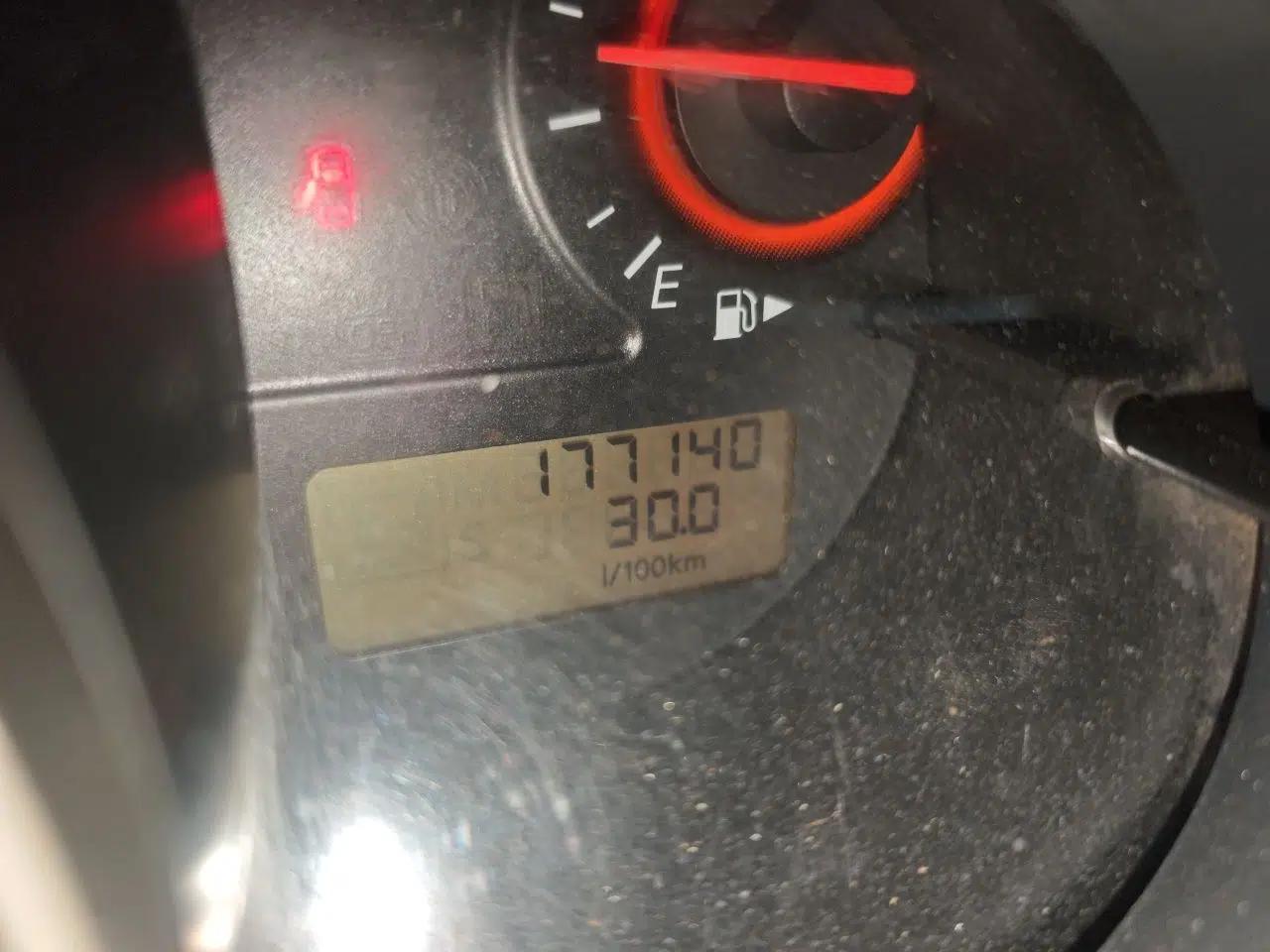 Used Nissan Sylphy 2012 Classic 1.6XE Manual Comfort Edition — миниатюра 12