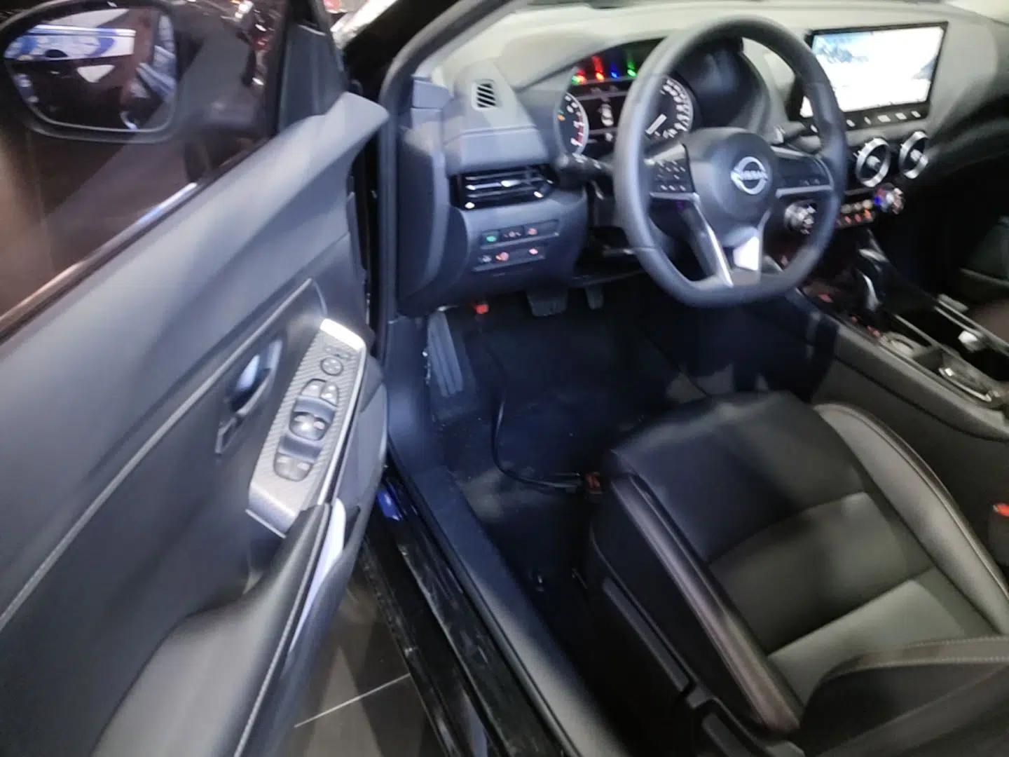 Used Nissan Sylphy 2023 1.6L CVT Enjoyment Edition — миниатюра 18