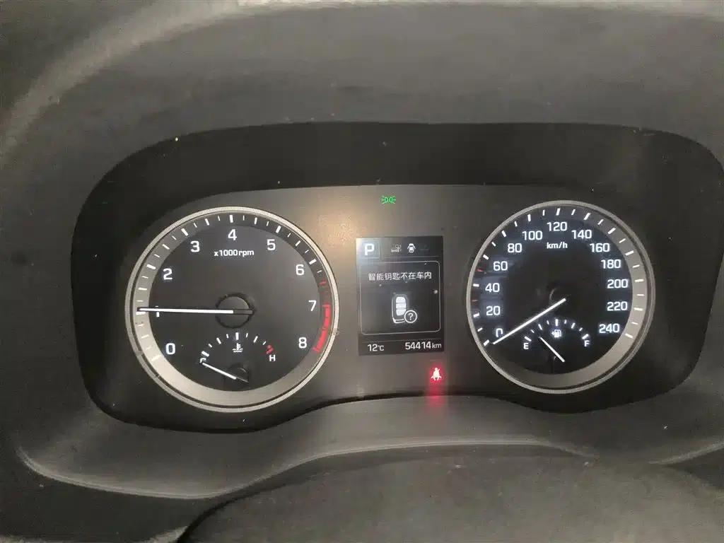 Tucson 2018 1.6T Dual-Clutch Two-Wheel Drive 15th Anniversary Special Edition — миниатюра 8