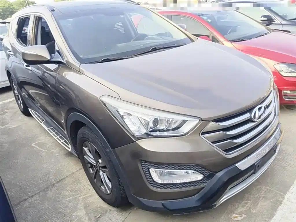 Santa Fe 2015 2.0T Automatic 4WD Intelligent 7-Seater — миниатюра 4