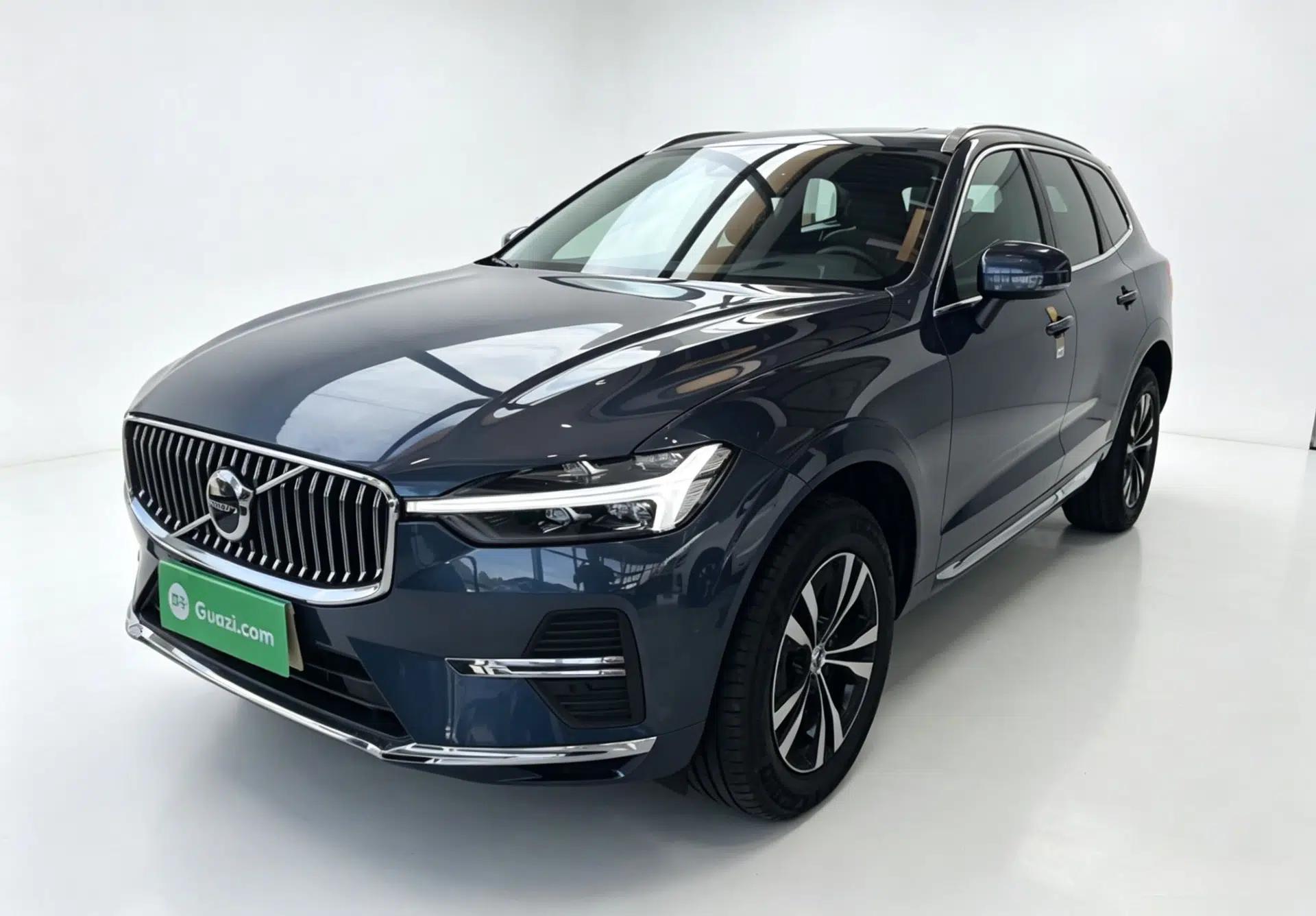 Used Volvo XC60 2025 B5 4x4 Smart Luxury Edition — миниатюра 1