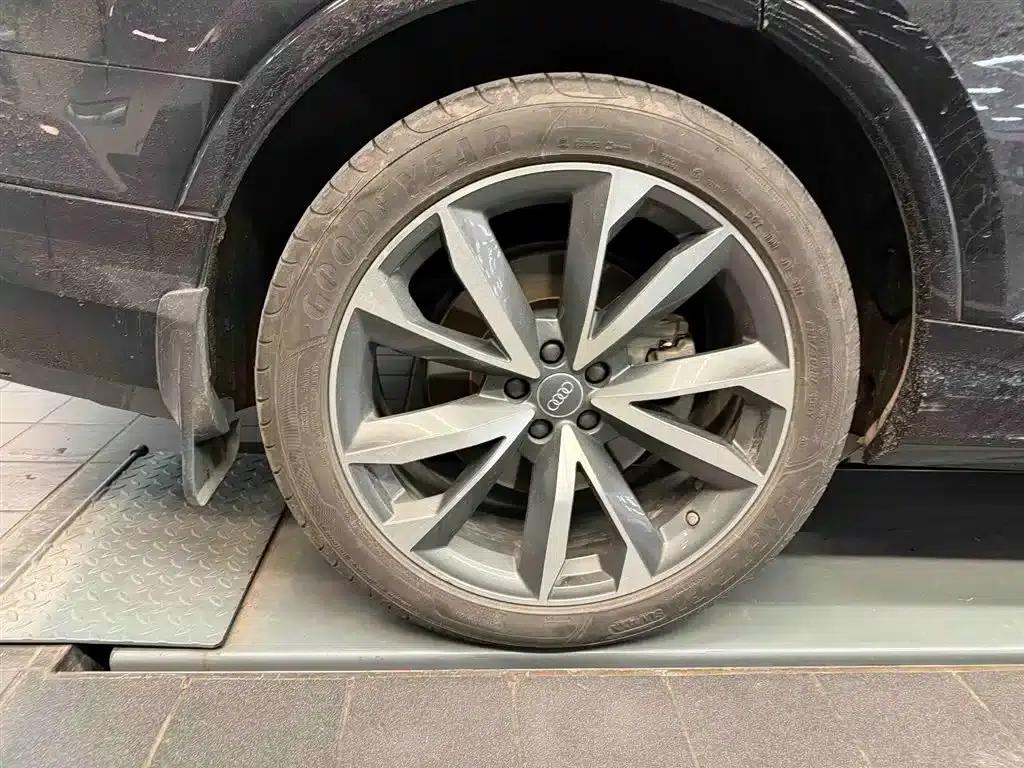 Audi Q7 2020 55 TFSI quattro S line Sport — миниатюра 9