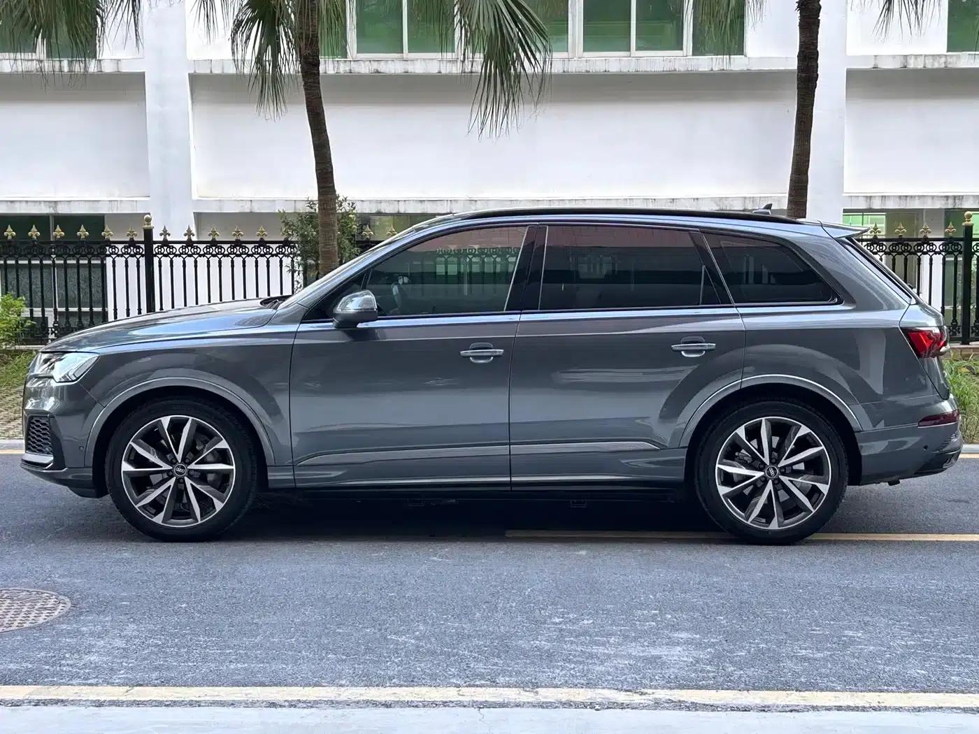 Audi Q7 2022 55 TFSI quattro S line Sport — миниатюра 4