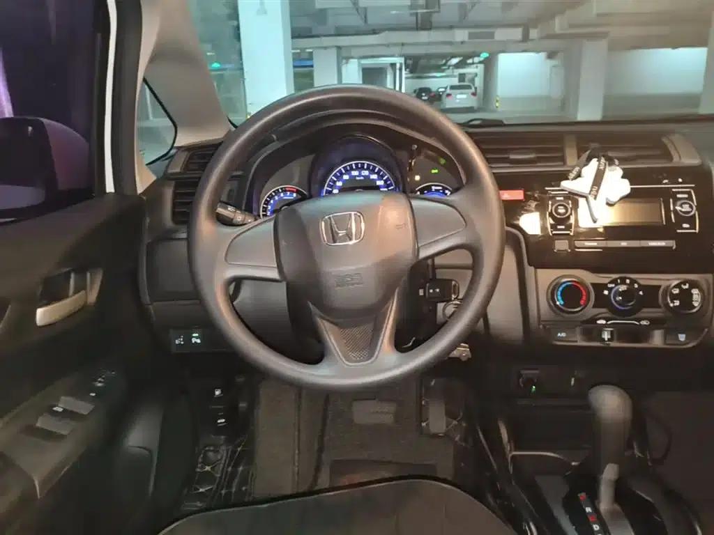 Honda Fit 2016 1.5L LXS CVT Comfort Sunroof Edition — миниатюра 3