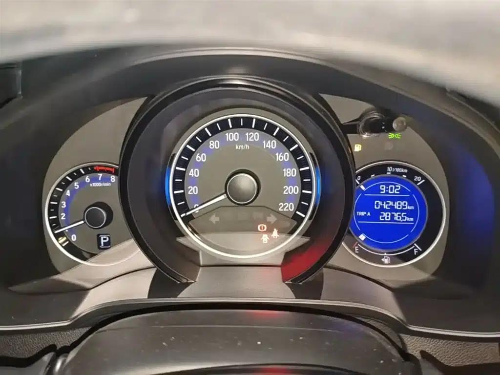 Honda Fit 2016 1.5L LXS CVT Comfort Sunroof Edition — миниатюра 5