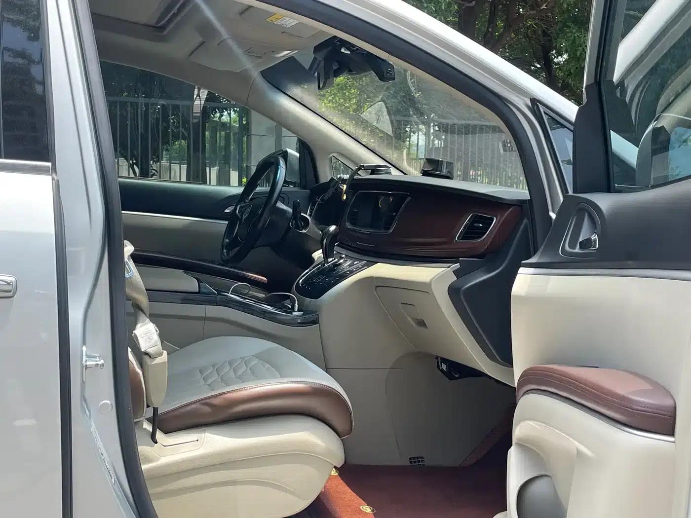 Buick GL8 2017 25S Premium Edition (National V Emission Standard) — миниатюра 10