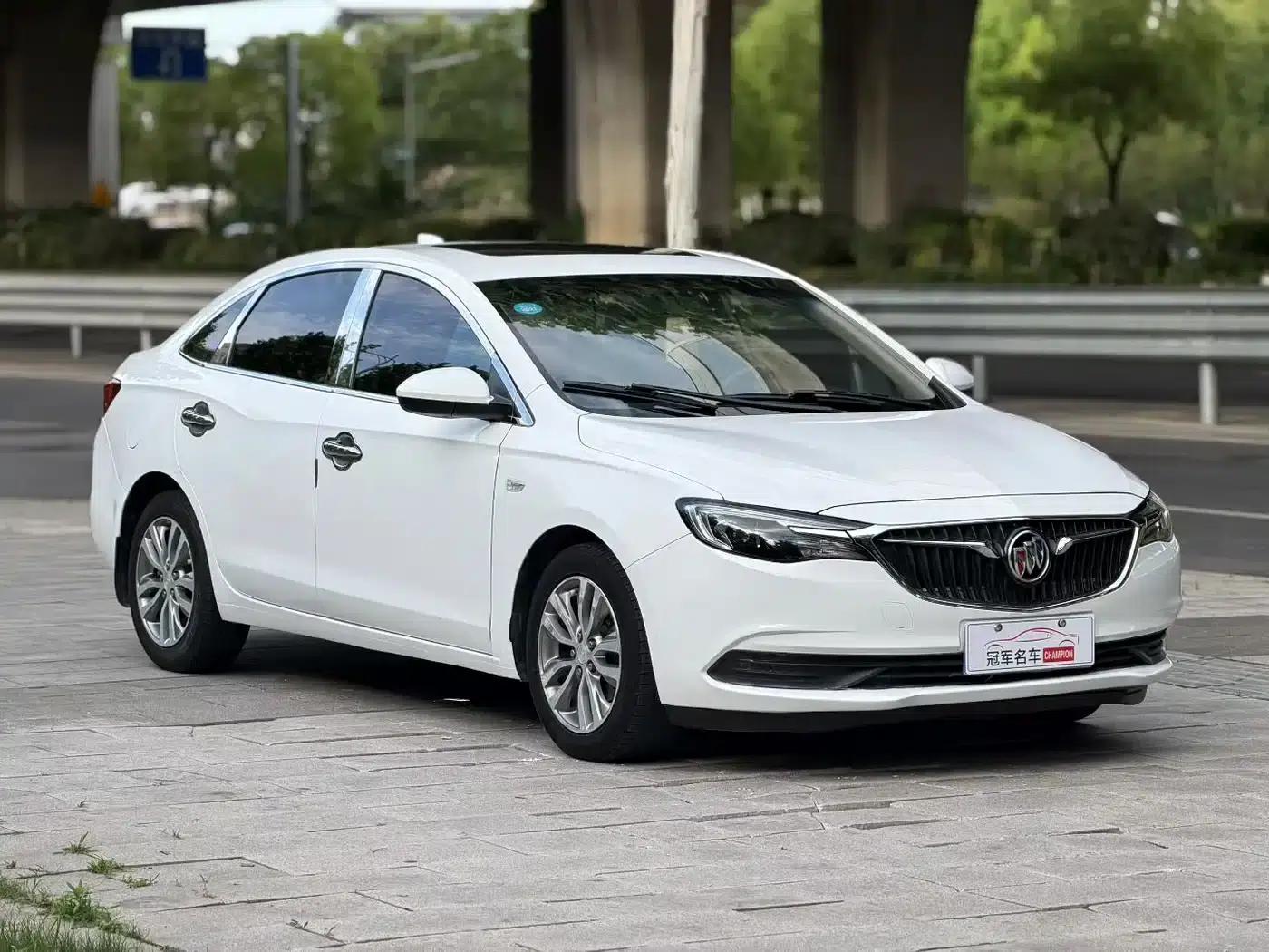 Buick Excelle 2018 18T Automatic Elite — миниатюра 3